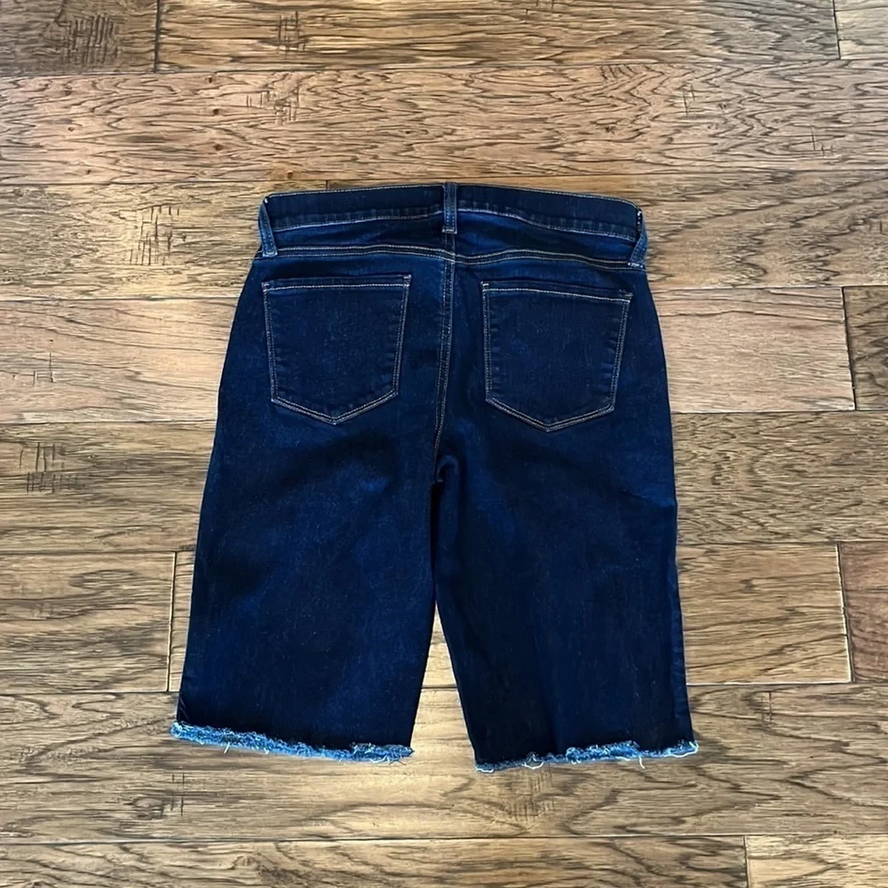 NYDJ Briella Short Size 6-SOLD - Picture 2 of 16